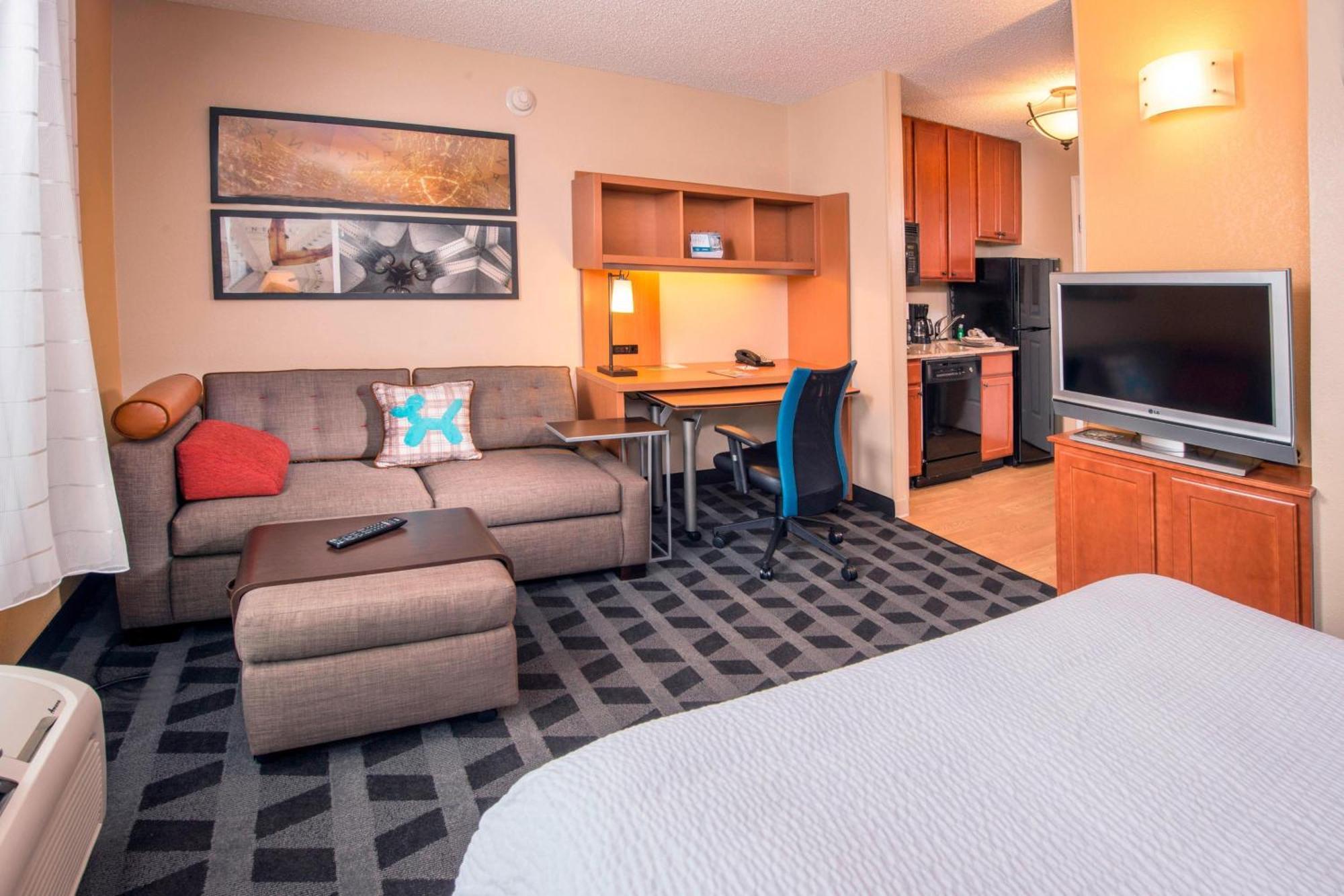 Towneplace Suites By Marriott Clinton At Joint Base Andrews Exterior photo
