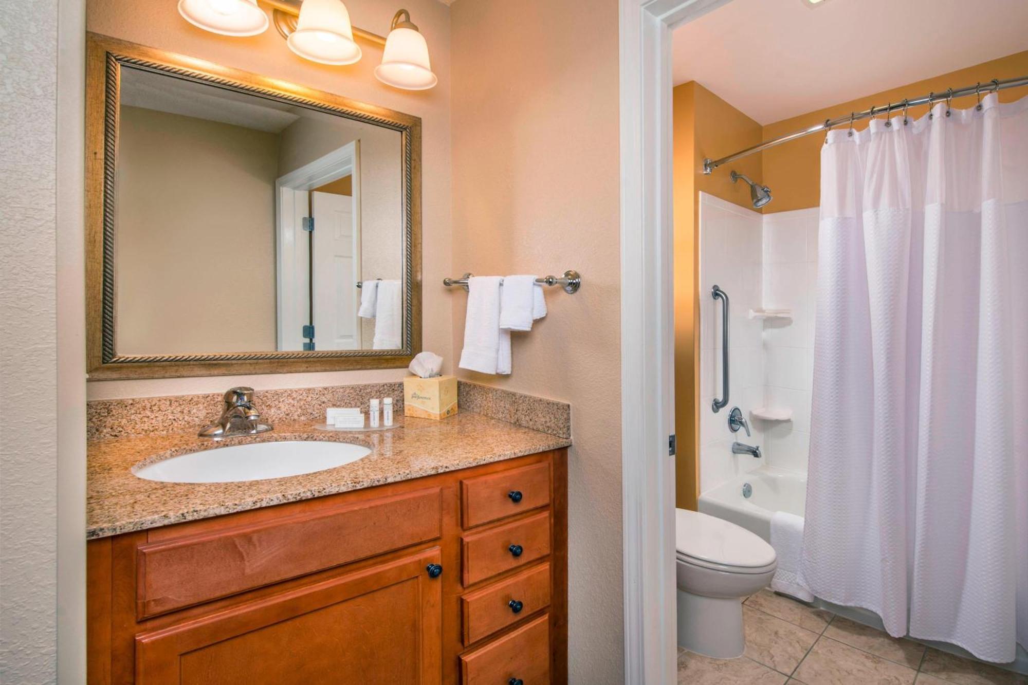 Towneplace Suites By Marriott Clinton At Joint Base Andrews Exterior photo