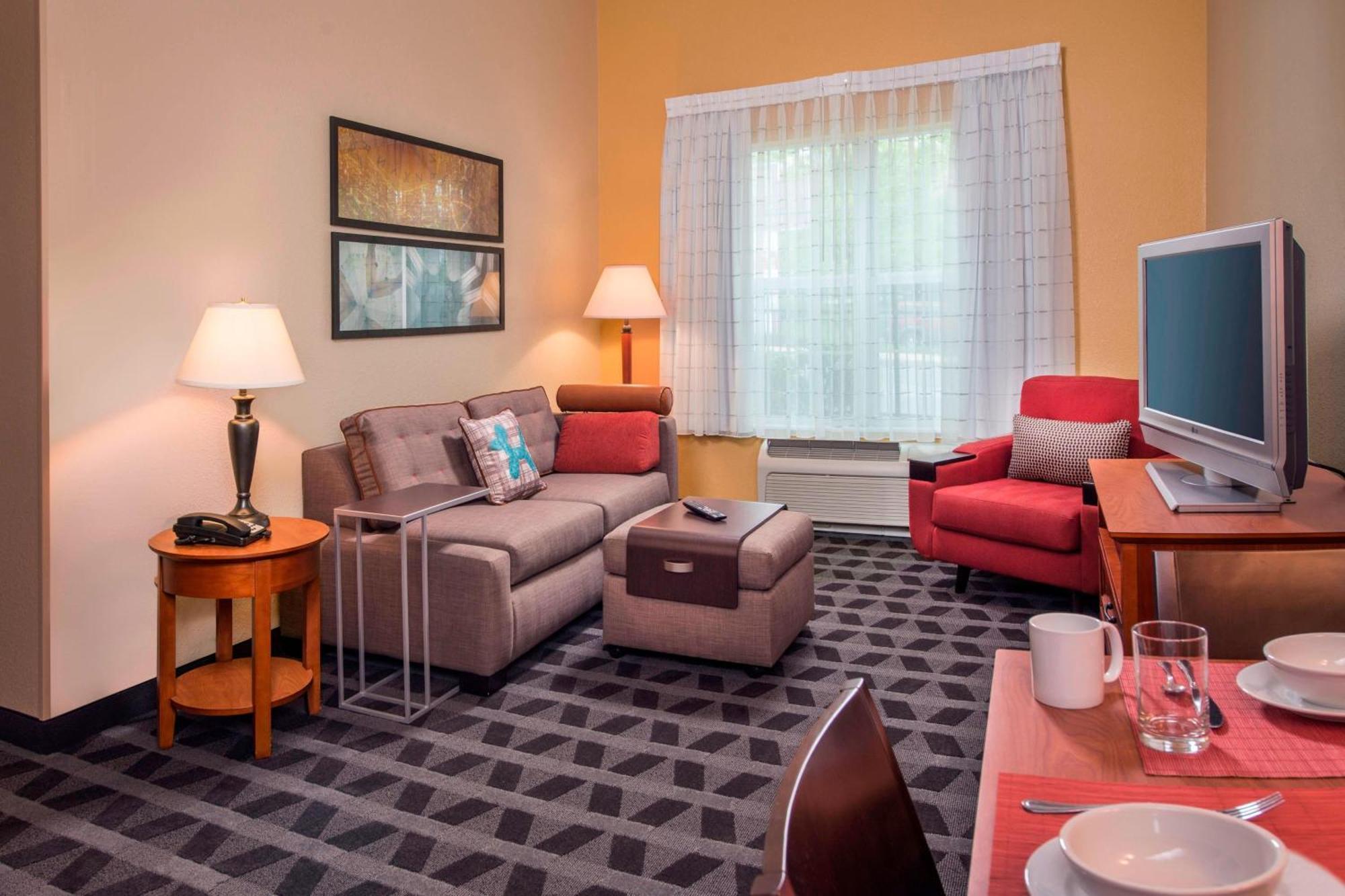 Towneplace Suites By Marriott Clinton At Joint Base Andrews Exterior photo